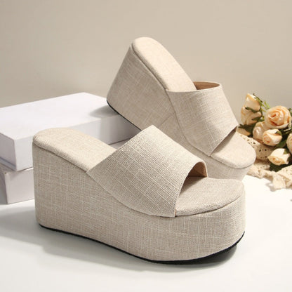Height-increasing sandals 👡 Slip-on design, thick sole to elongate legs, non-slip texture, comfortable all day, perfect for summer ☀️