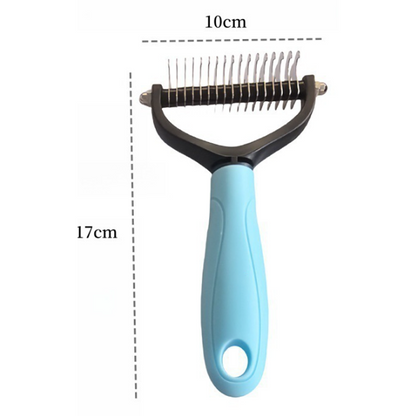 Pet grooming comb ✨ One side combs out tangles, the other removes loose hair. Rounded teeth easily remove hair, leaving it clean with just one swipe 🧹